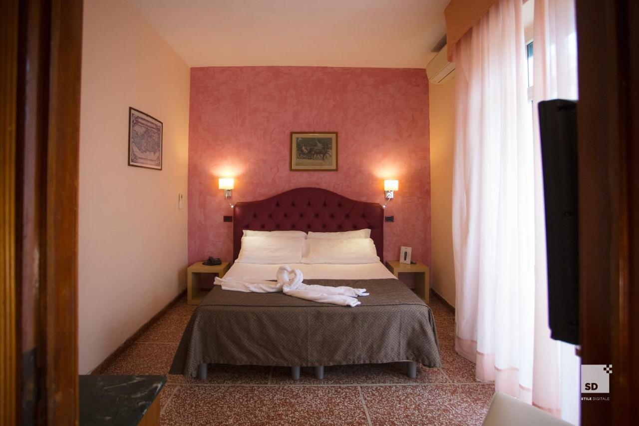 Hotel La Pace Pisa Exterior photo