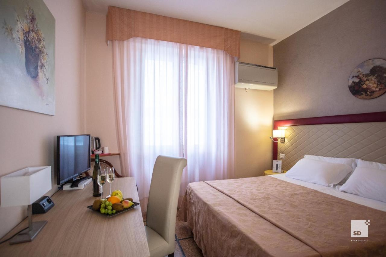 Hotel La Pace Pisa Exterior photo