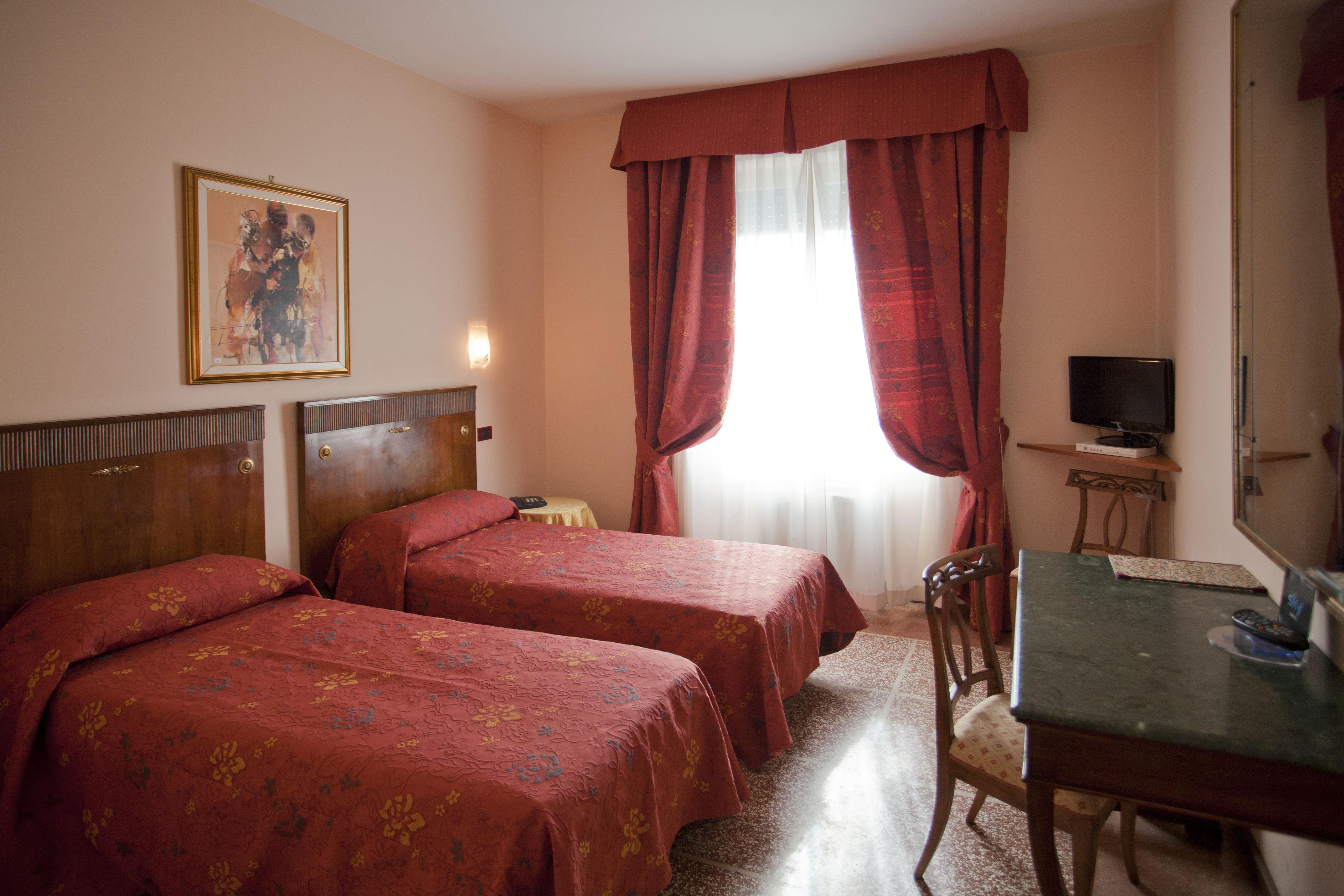 Hotel La Pace Pisa Exterior photo