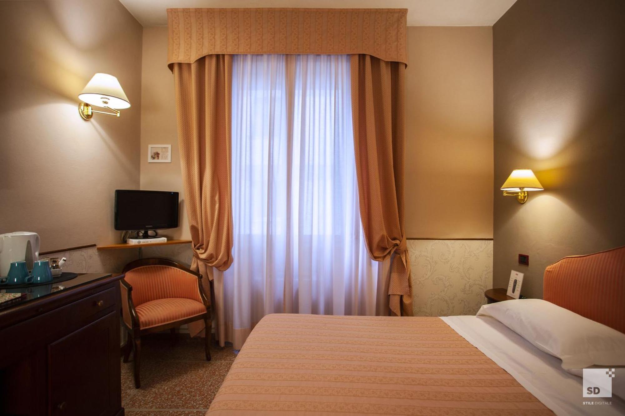 Hotel La Pace Pisa Exterior photo